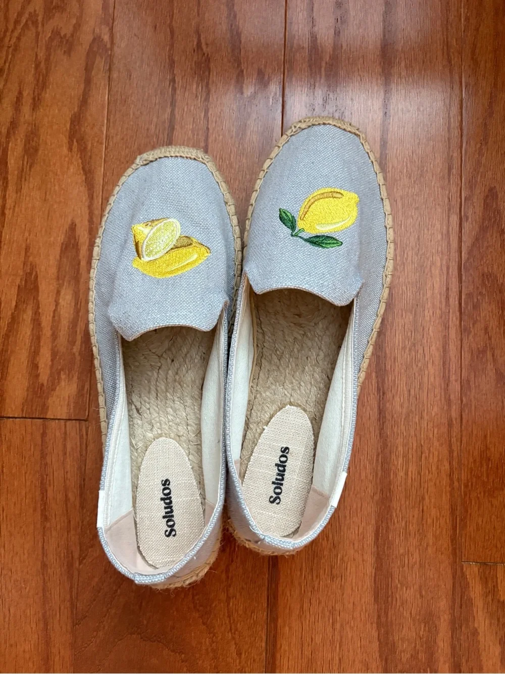 NWOT Soludos Linen Espadeilles with Embroidered Lemons